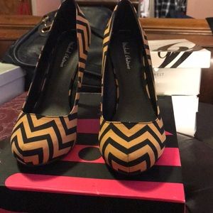 Michael Antonio fabric heels